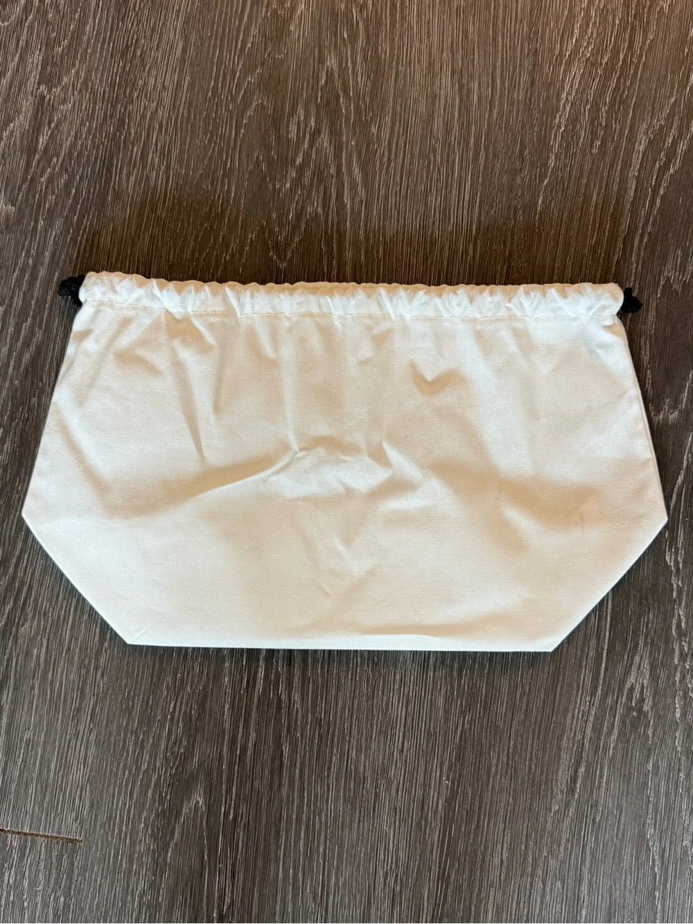 CHANEL White Drawstring Cosmetic Dust Pouch